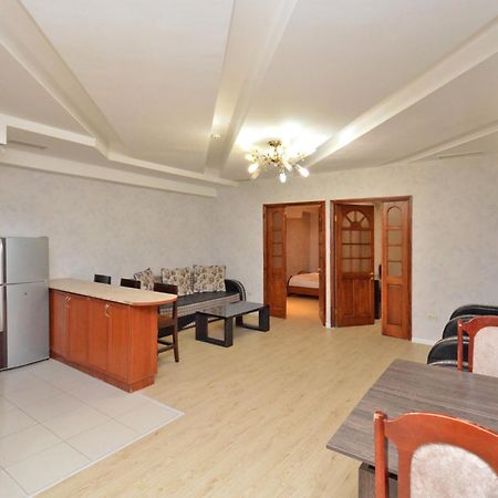 Apartment In Abovyan Street, Yerevan Ngoại thất bức ảnh